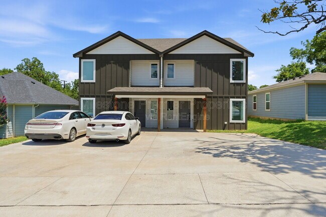 227 W Bond St