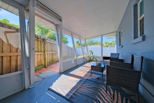 Photo - 993 Gary St Unit B