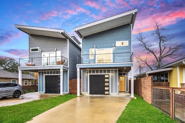 Photo - 317 E 35th St