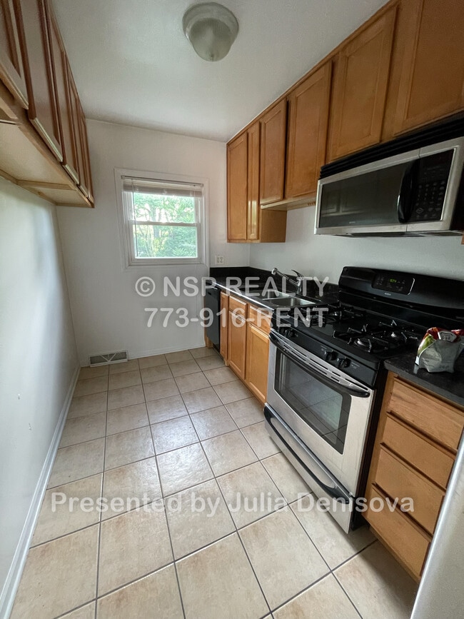 1183 Deerfield Rd Unit A
