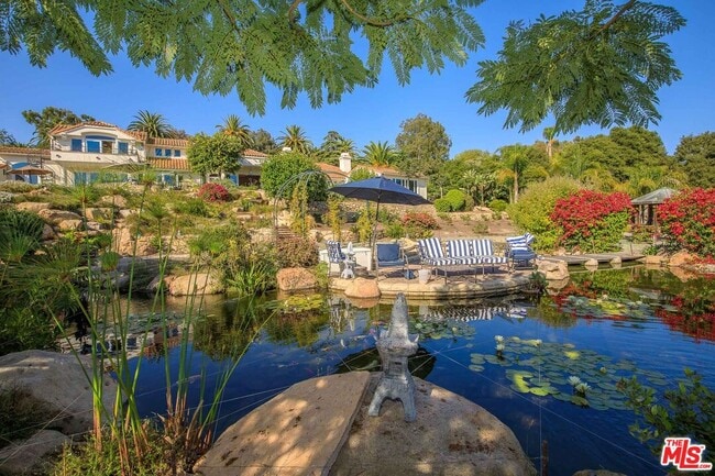 1601 Alisa Ln