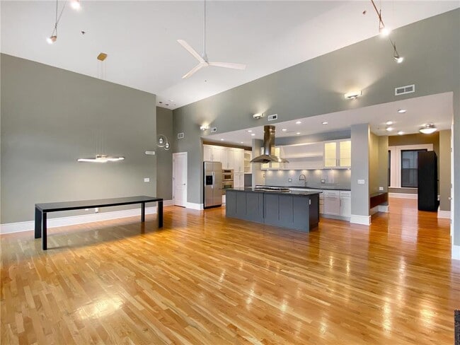 Photo - 300 Wall St Unidad 708