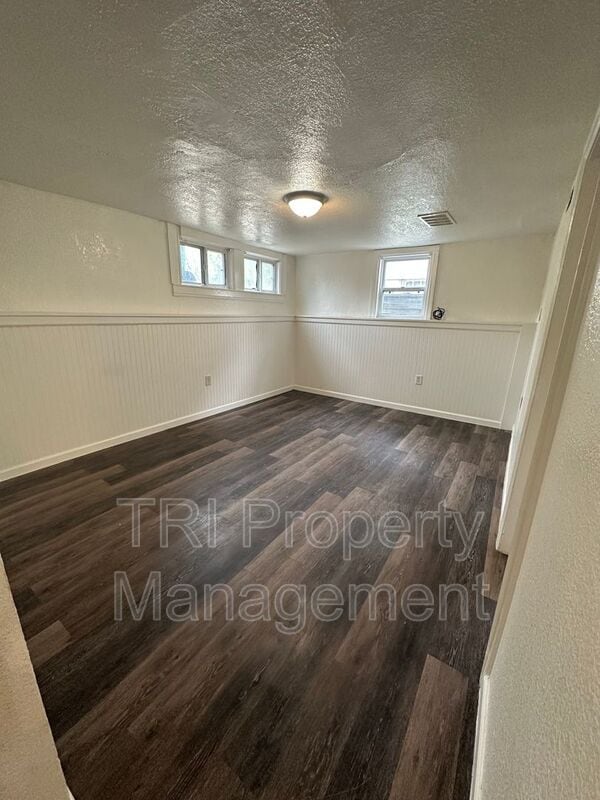 Building Photo - 2204 9th Ave