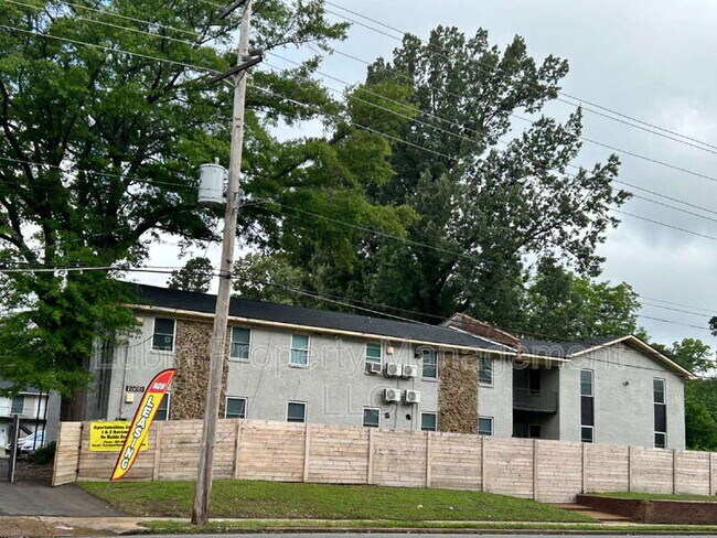 The Courtyard Apartments