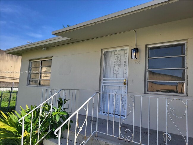 Building Photo - 642 NW 77th St Rental