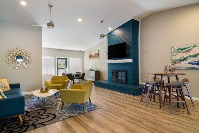 Dunwoody Pointe