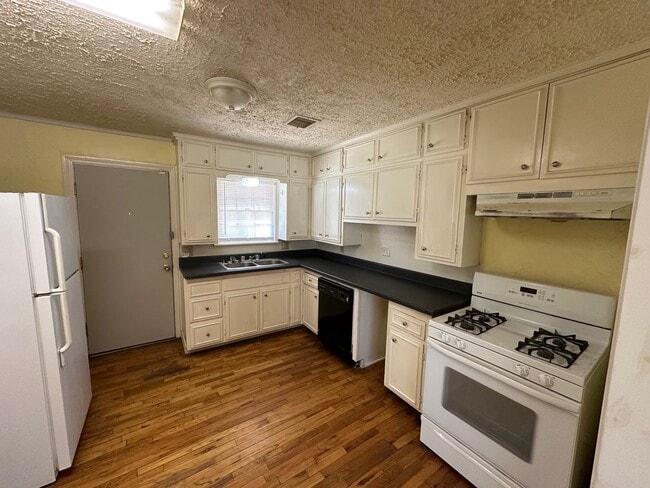 Photo - 3315 31st St