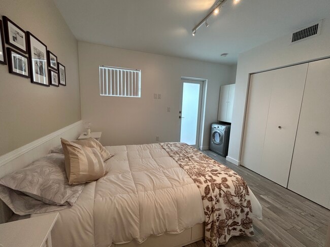 Photo - 1035 Euclid Ave Unit 27