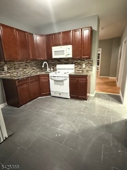 Photo - 380 Halsted St