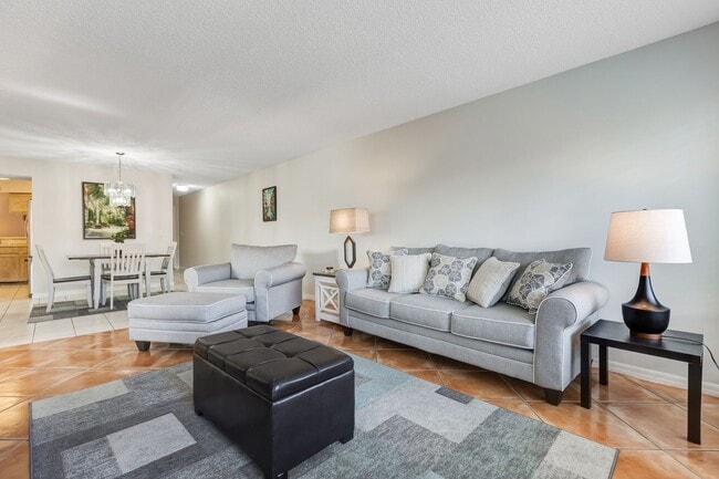 Photo - ** PALM RIVER ** 2 BED / 2 BATH - CONDO - NORTH NAPLES - TURNKEY - ANNUAL OR SHORT TERM RENTAL