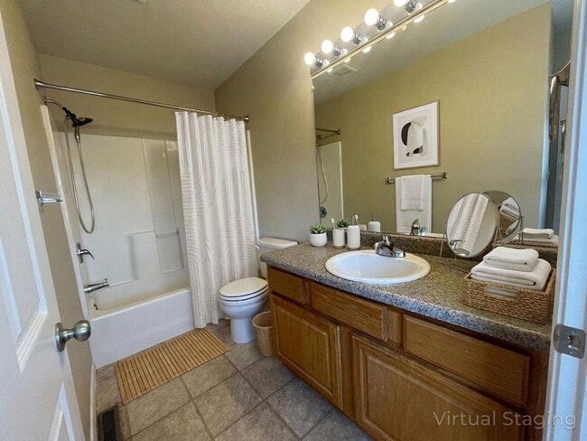 Photo - Beautifully Updated 3-Bedroom Home with Bonus Room & 3 Baths- 2 Car Garage in Branson MO