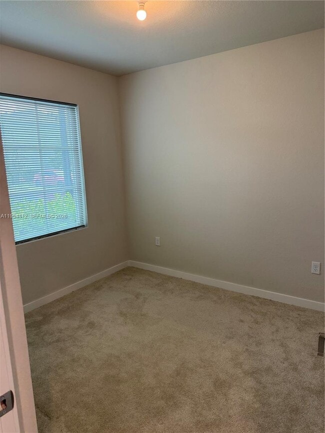 Photo - 585 NW 11th St