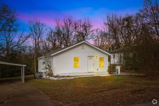 Building Photo - Cozy and Newly Renovated 3 Bedroom 2 Bath ... Rental