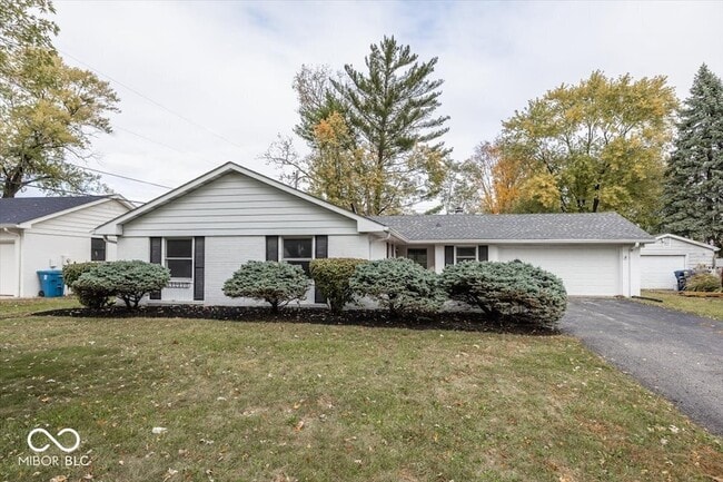 Building Photo - 130 Carmel View Dr