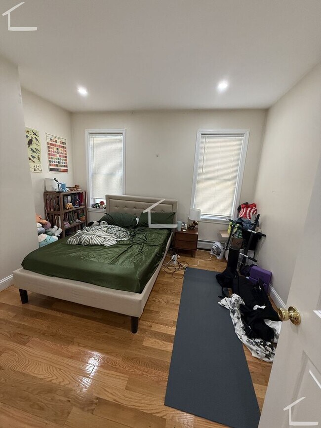 Photo - Awesome 1 bed 1 bath in Brookline... Broker fee paid by Landlord