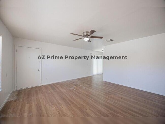 Photo - 925 W Peoria Ave Unit Apartment 29