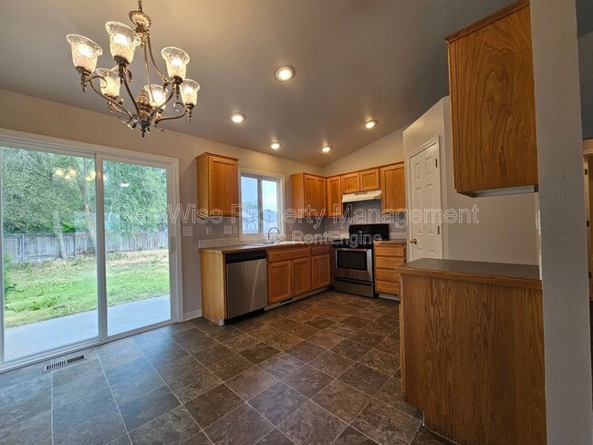 Photo - 642 Togstad Ct