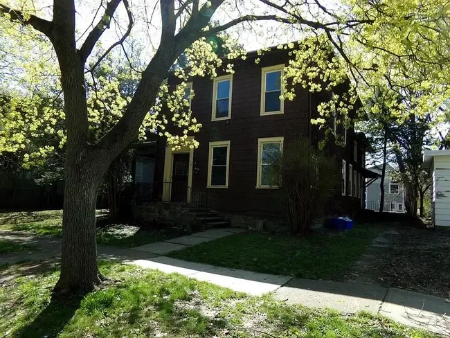 Building Photo - 405 W Clinton St Unit A Rental