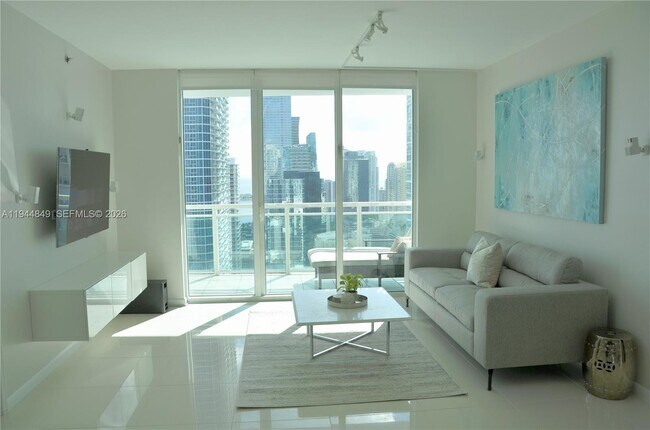 Photo - 950 Brickell Bay Dr Unidad 3705