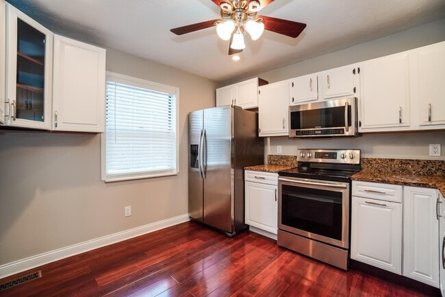 Photo - 1676 Laramie Dr