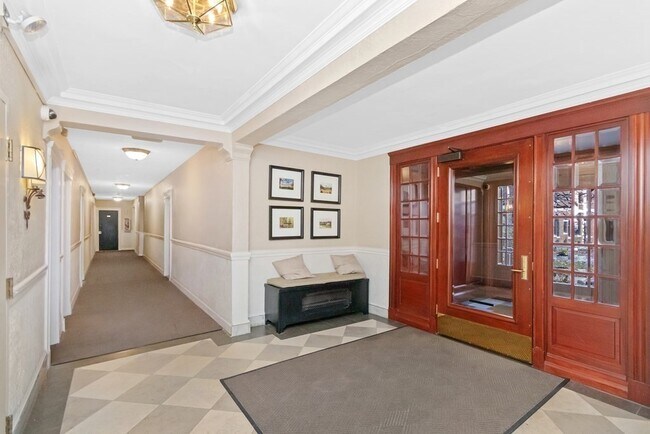 Photo - 62 Queensberry St Unit 309