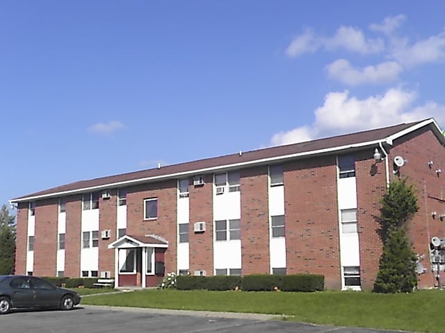 Photo - 6559 Lincoln Ave Apartments