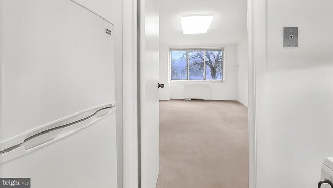 Building Photo - 10201 Grosvenor Pl Unit 404A