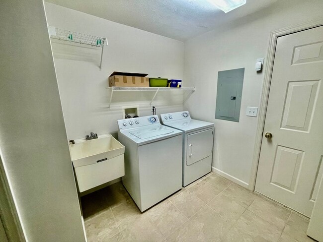 Photo - 2 bed 2 bath- Adams Point
