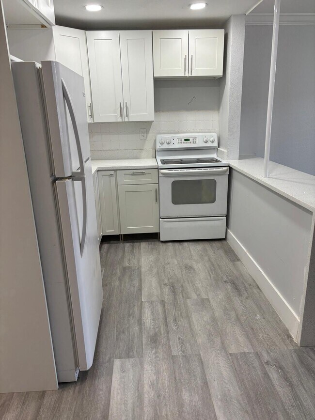 Photo - 505 NW 177th St