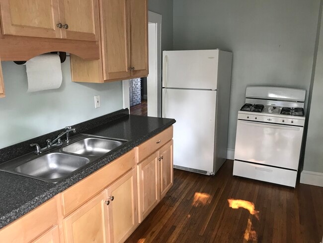 Photo - 1533 Warren Rd