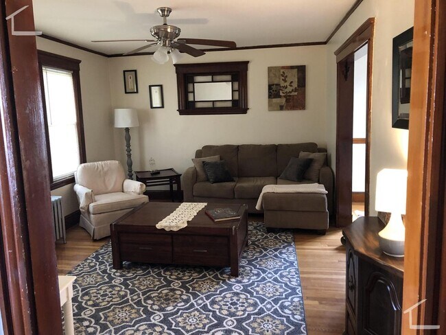 Building Photo - Brighton Center floor-thru 2-bed Rental