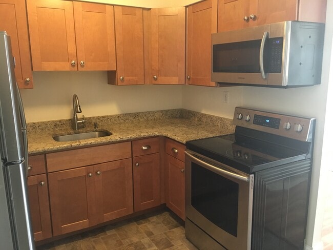 200 6th Ave Unit 2