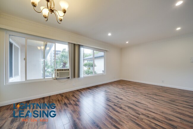 Photo - 1060 S Stanley Ave Condo Unit 3D