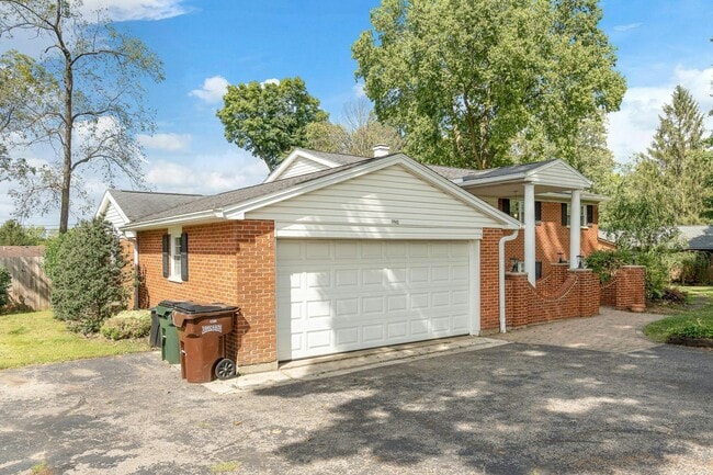 Photo - 2045 La Grange Rd