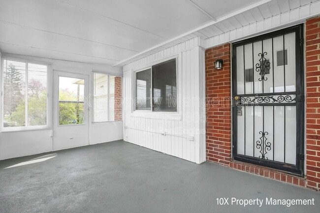 Photo - 1285 Evergreen Rd