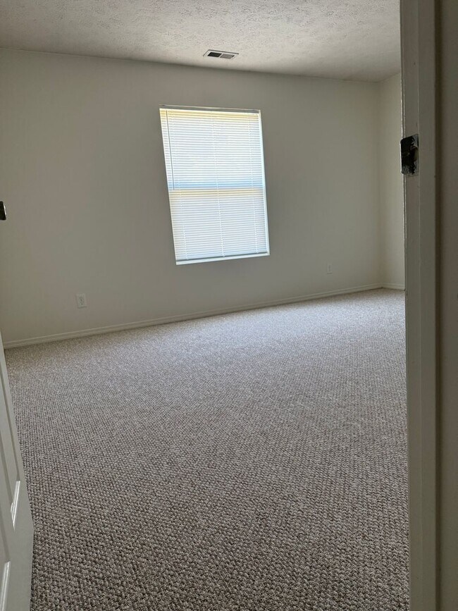 Photo - Whittington Commons Unit 1433 W Allen St