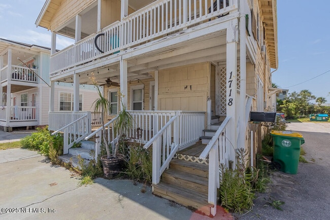 Photo - 1718 1st St N