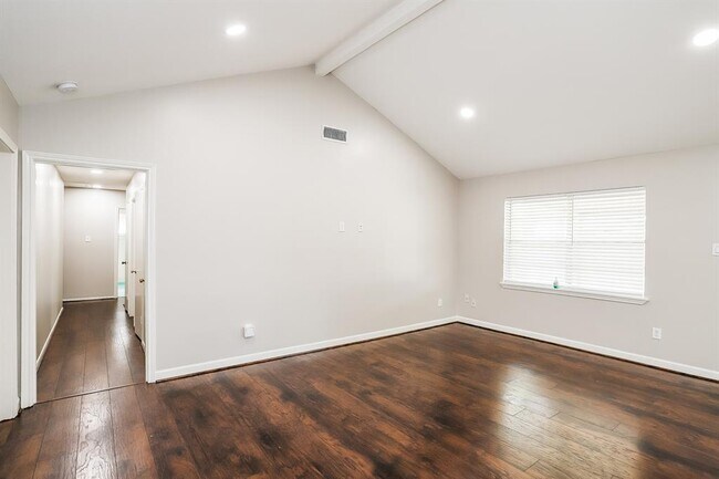 Photo - 13914 Duncannon Dr