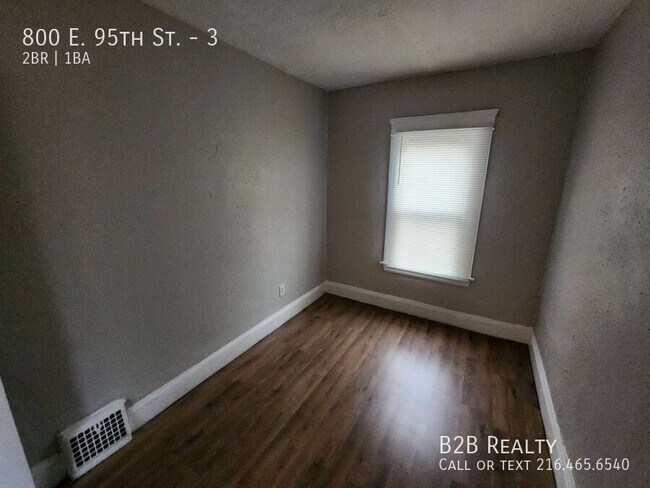 Photo - 800 E 95th St Unidad 3