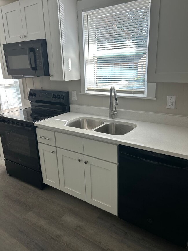 Photo - 1651 22nd St