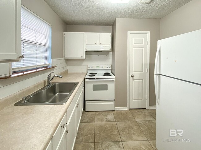 Photo - 6427 Schoel Ln