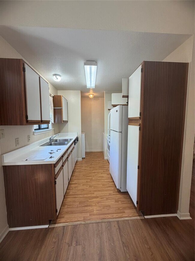 Photo - 728 W San Antonio St