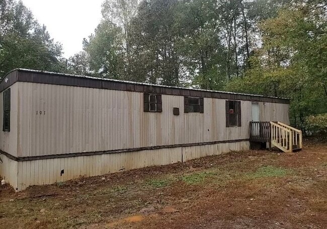 Building Photo - 2 Bedroom 1 Bath