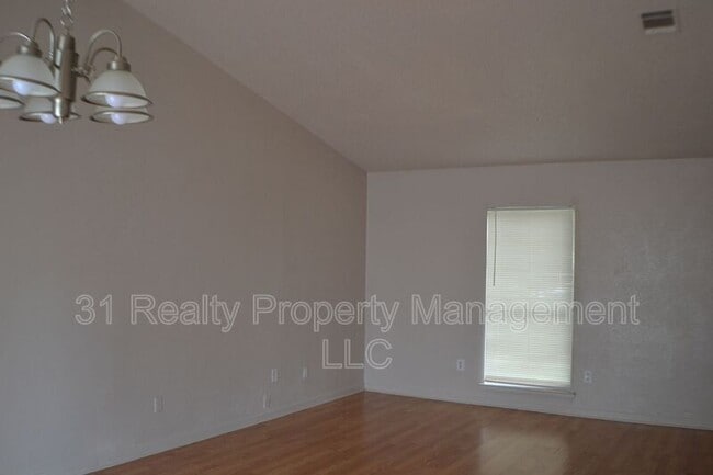 Photo - 1520 Pebblewood Dr