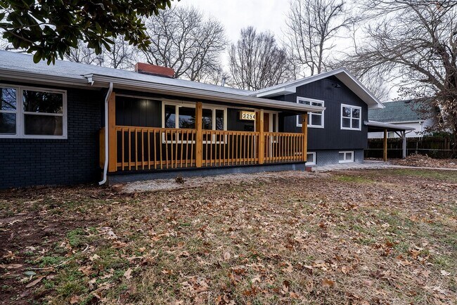 REMODELED 4 BEDROOM HOUSE - REMODELED 4 BEDROOM HOUSE