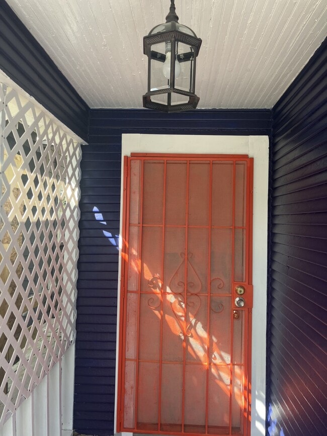 Photo - 3516 Nagle St