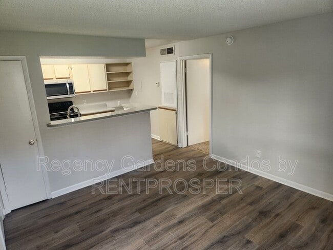 Building Photo - 5501 Rosebriar Way Unit 102 Rental
