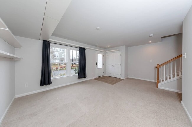 Photo - 402 Bulkhead Pl