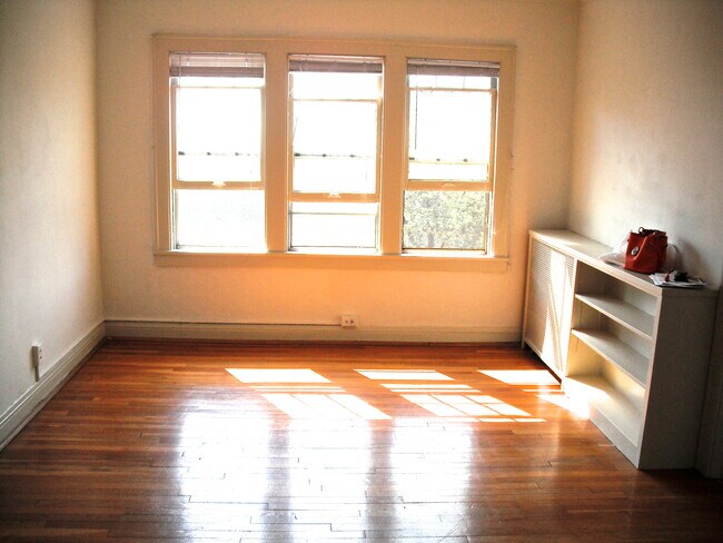 Photo - St. Clair Court Apartments