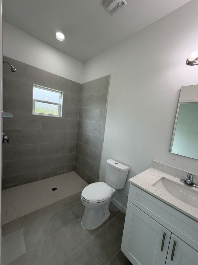 Photo - BRAND NEW 2Bd/2Ba/1Cg